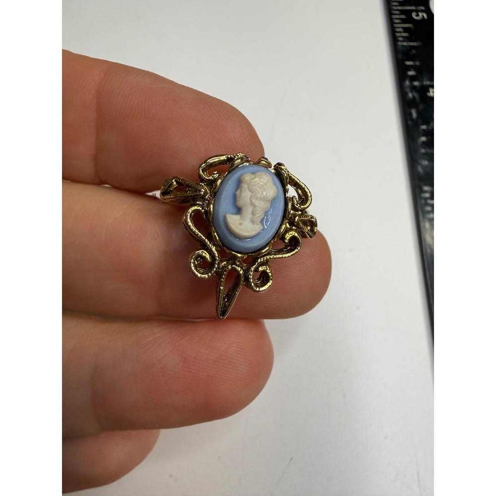Vintage Blue Cameo Ring Gold Tone Adjustable Filigree Portrait Jewelry